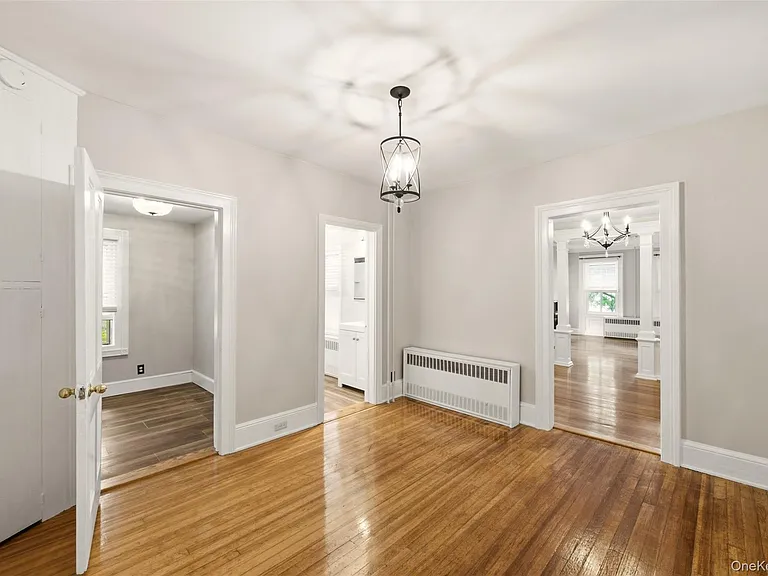40 Scudder Ave — Photo 8