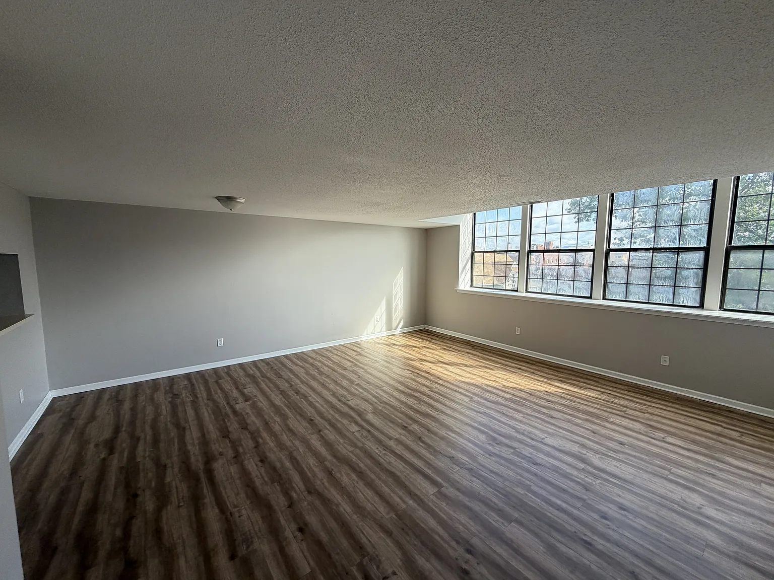 15 Prospect St — Photo 2