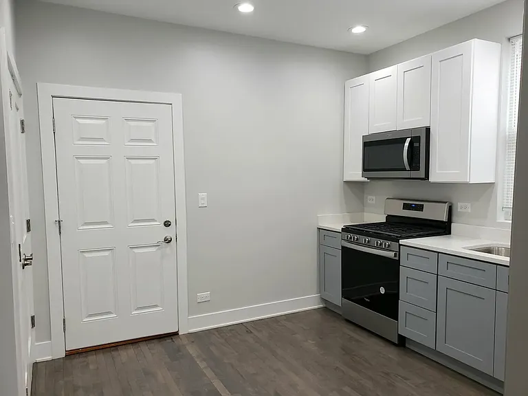 4135 N Francisco Ave #1 — Photo 5