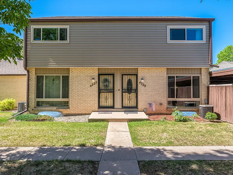 4329 W Ponds Cir — Photo 2
