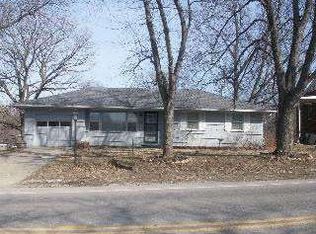 1009 S Northern Blvd, Independence, MO 64053