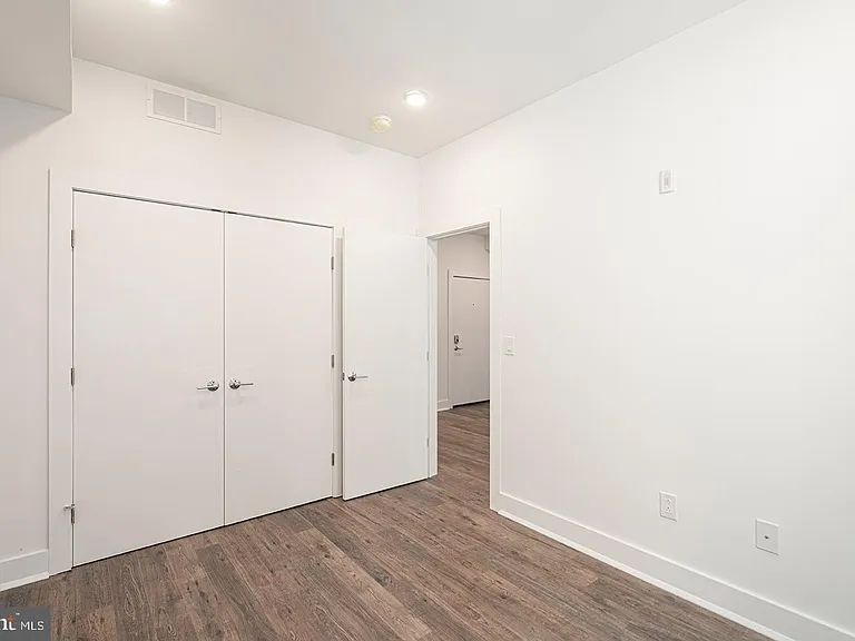 2623 Christian St #203 — Photo 7