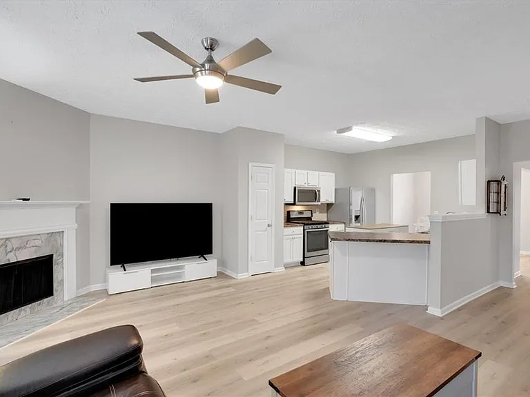 940 Tree Creek Blvd — Photo 18