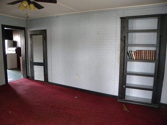 5th image of 916 Stowell St