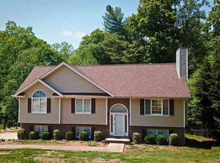 633 35th St NE, Conover, NC 28613