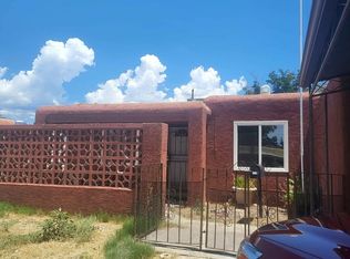 422 Chama St NE, Albuquerque, NM 87108