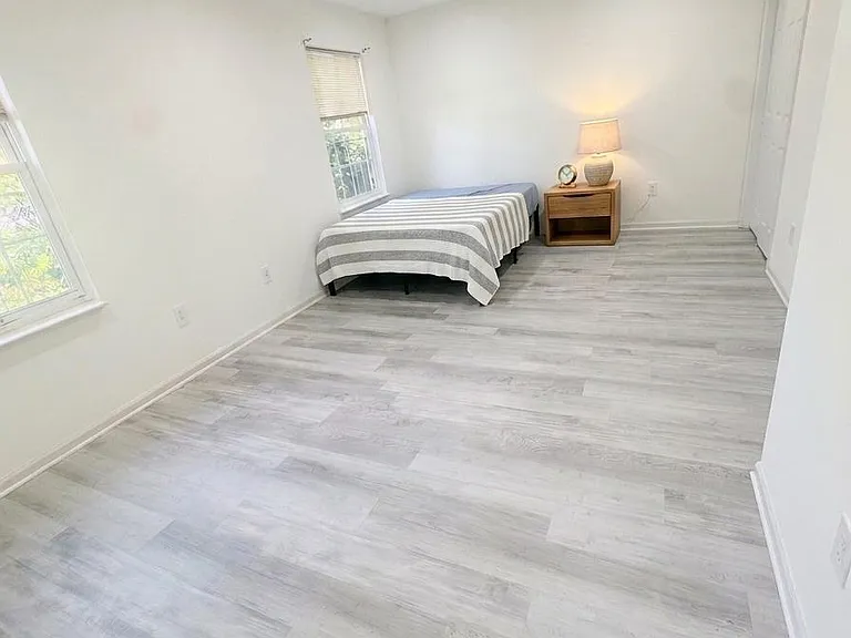 214 Hall Ave — Photo 4