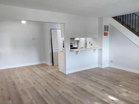 3rd image of 2526 Berkshire Ct