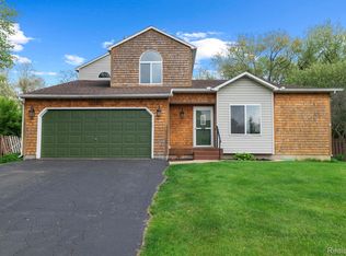 3195 Sandpoint Dr, Brighton, MI 48114