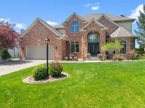 8724 Bridgewater Ct, Winfield, IN 46307