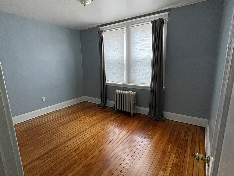 W 30th St — Photo 10