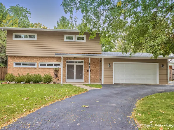2127 N Poplar St, Waukegan, IL 60087