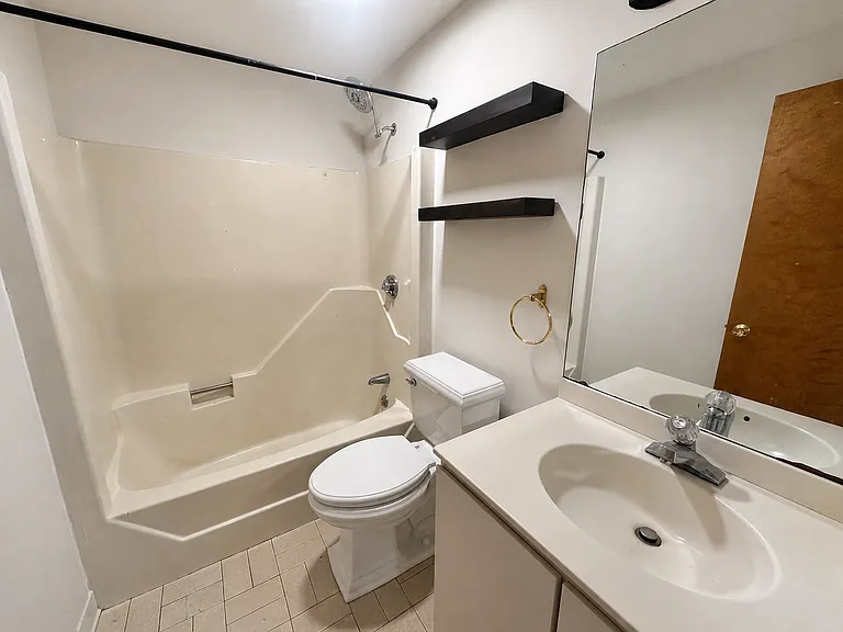 87 Gainsborough St — Photo 10