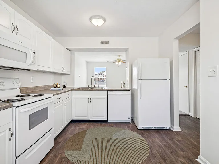Two Bedroom B - 2 Bed / 1.5 Bath - 1,050 Sq.Ft.