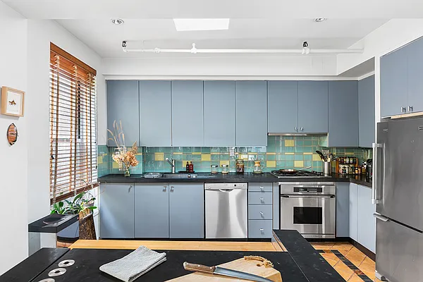 Rented by Compass | media 7