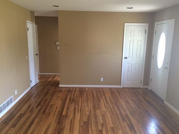 5th image of 10712 Sunliner Ct