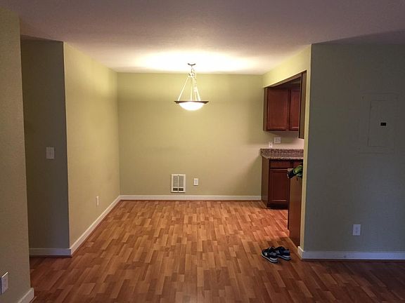 4th image of 16817 Larch Way Unit F105