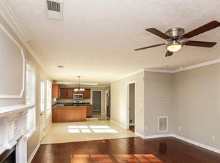 386 Gail Pond Dr, Lawrenceville, GA 30045