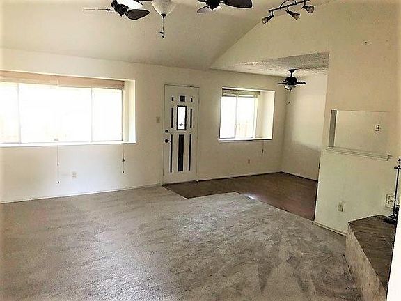 3rd image of 1105 Willow Creek Dr