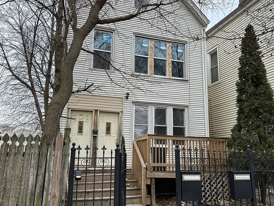 1st image of 2113 N Lorel Ave #2