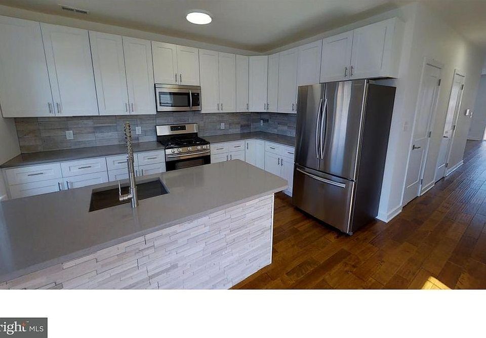 1st image of 926 N 15th St #3