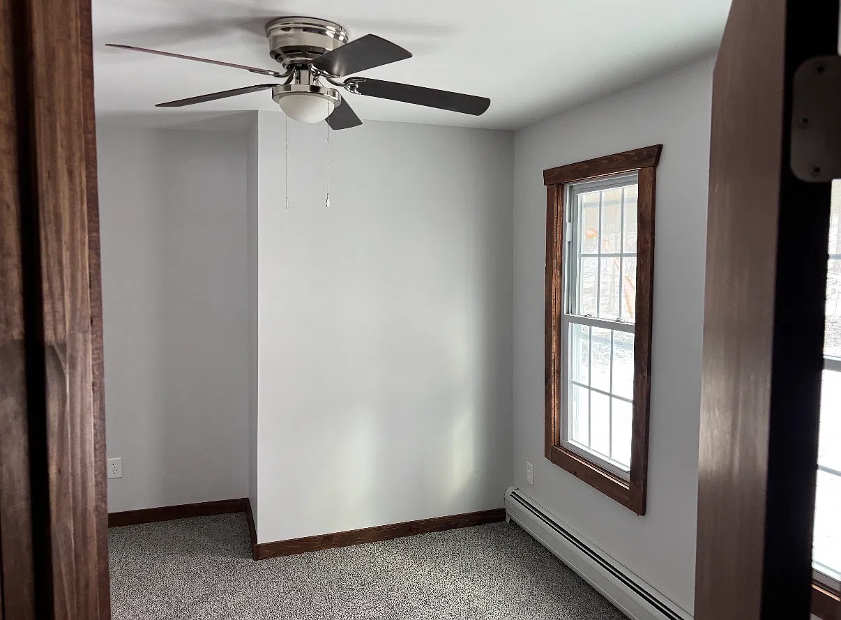 3 bed, 1.5 bath, 1700 sqft, $2,000 — Photo 2
