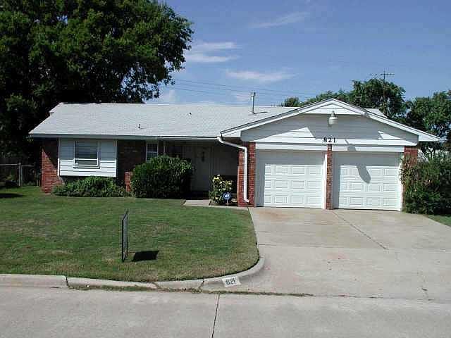 1st image of 821 S Plaza Dr