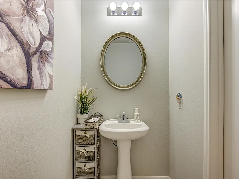 2727 Camellia Ave — Photo 20