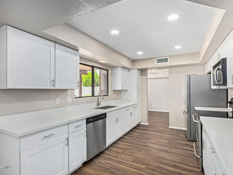 6920 W Morrow Dr — Photo 11