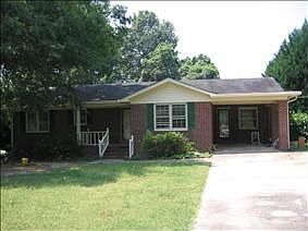 1st image of 206 Evergreen Dr
