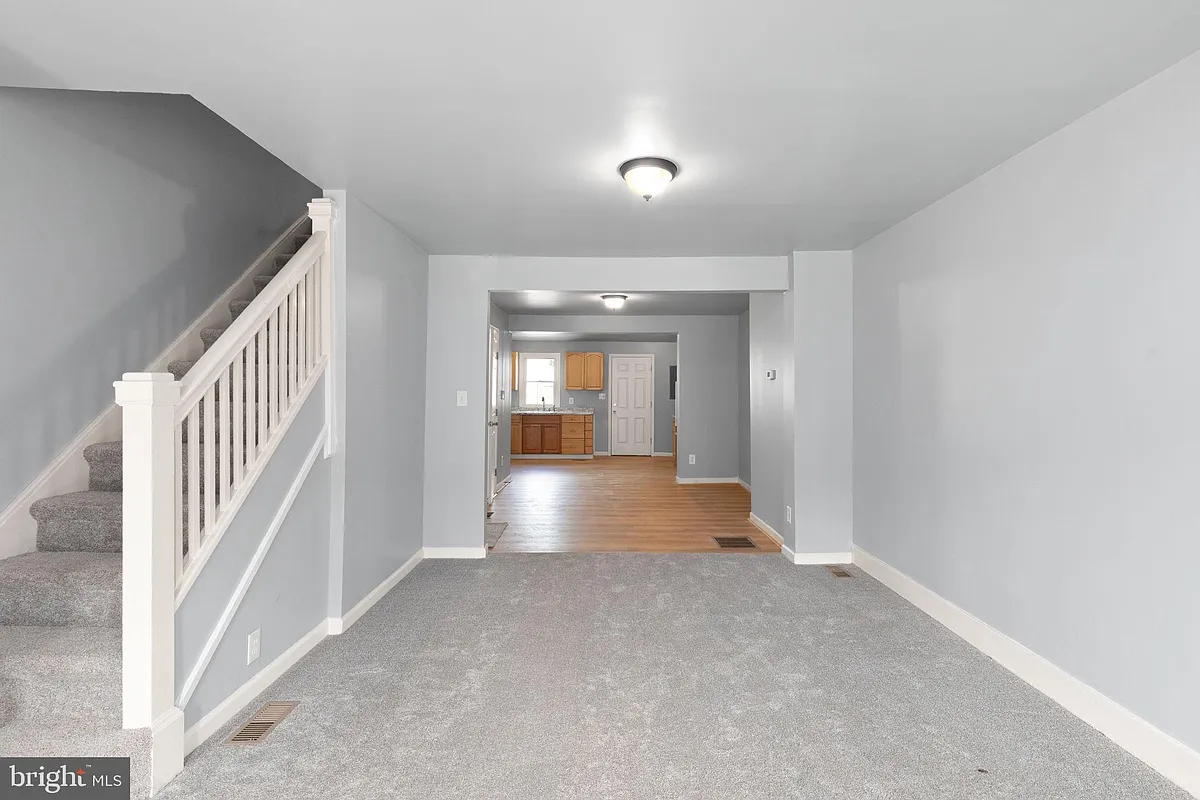 Building Photo - 6552 Parnell Ave