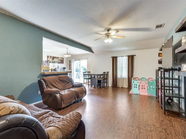 3153 Ronay Dr, Forest Hill, TX 76140