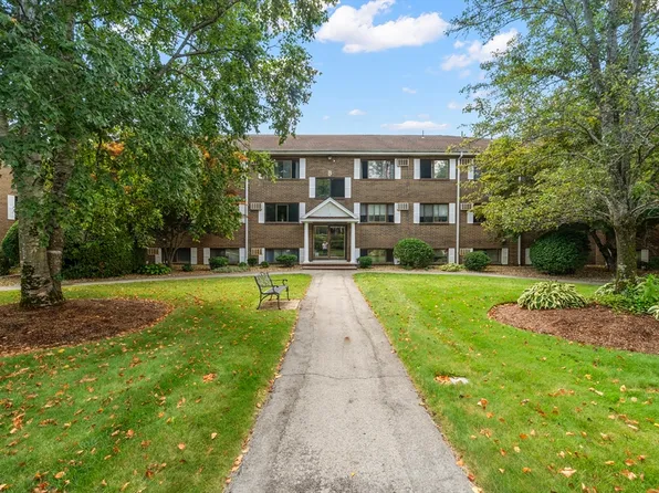 45 Macy St APT 303B, Amesbury, MA 01913