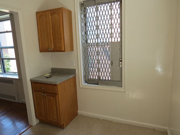 4th image of 6265 Saunders St APT 5M