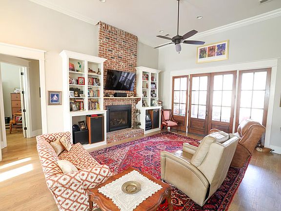 4th image of 200 Windsor Rdg