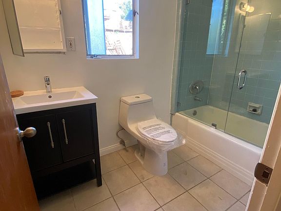 3rd image of 724 Silver Lake Blvd APT 6