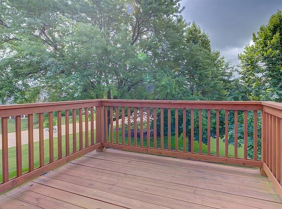 4th image of 13312 Greenleaf Ct