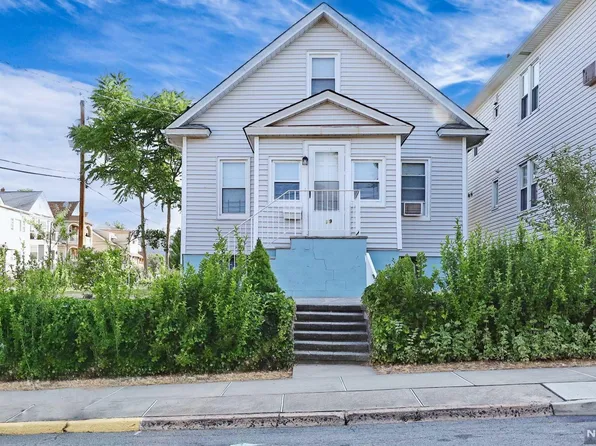 19 Wadsworth St, Wallington, NJ 07057