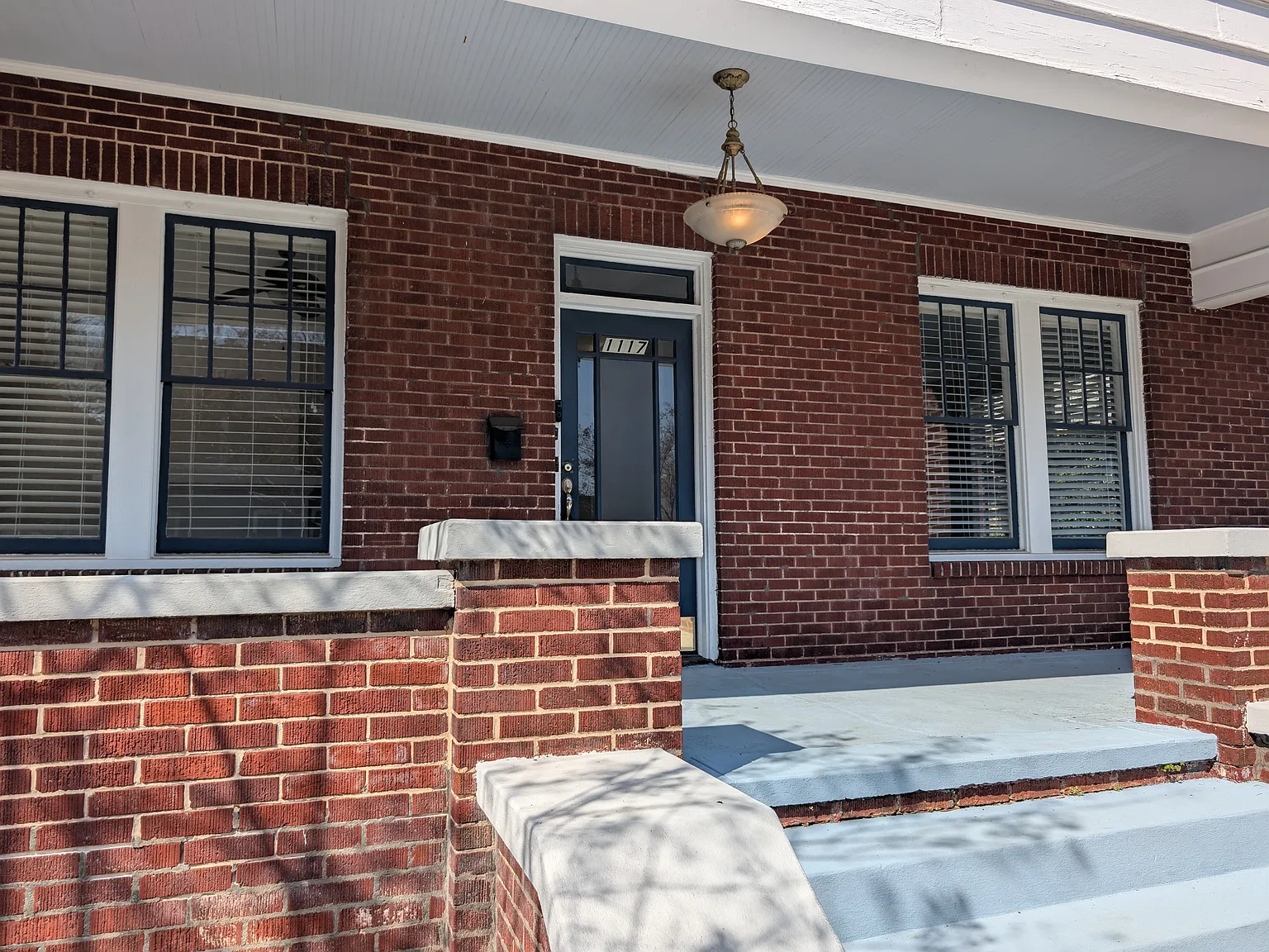 4 bed, 2.5 bath, 1850 sqft, $3,600 — Photo 4
