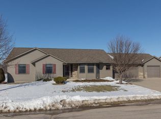 289 Whispering Hills Dr, Saint Charles, MN 55972