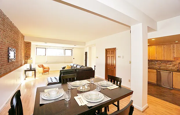 Sold by R New York | media 6