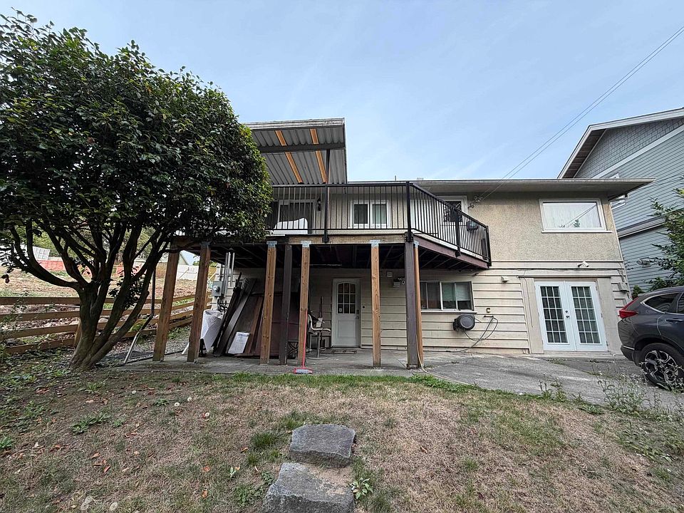 2nd image of 5951 Dunbar St