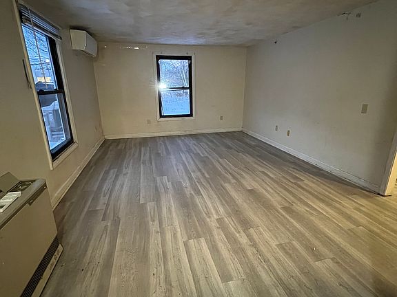 2nd image of 1749 Main St #37