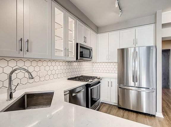 4th image of 33 W Ontario St APT 54G