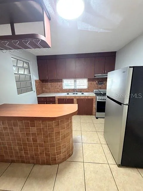 3 bed, 1.5 bath, 2000 sqft, $1,250 — Photo 4