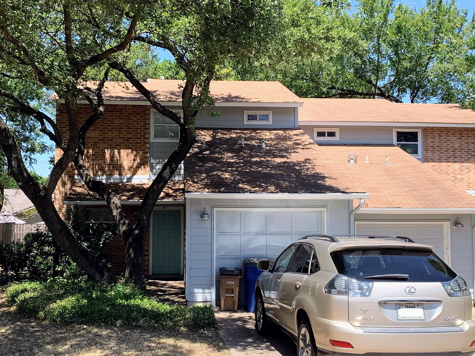 2 bed, 1.5 bath, 1400 sqft, $2,400 — Photo 2