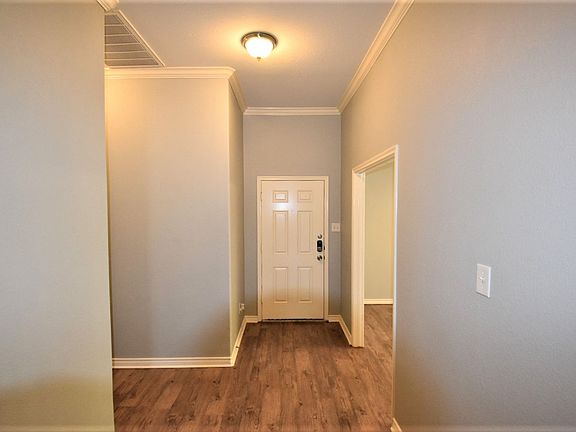 3rd image of 1208 Port Royal Ct