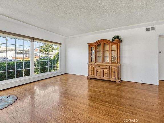 5th image of 608 N 7th St