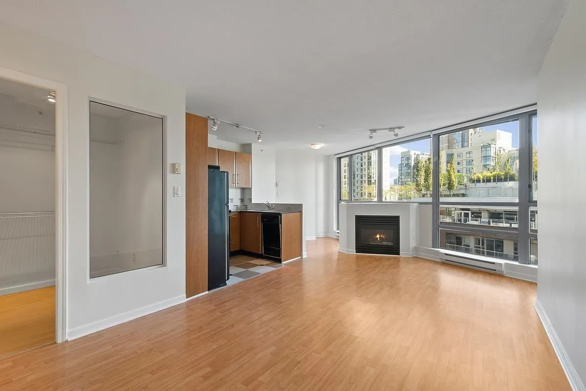 Studio, 515 sqft, $2,300 — Photo 1