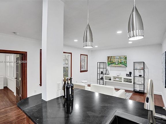 4th image of 536 14th St APT 110